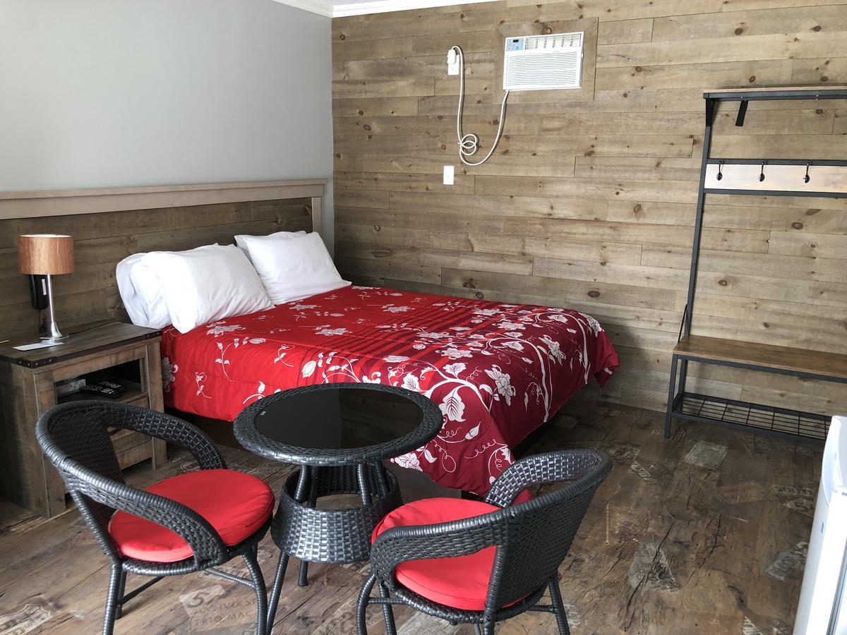 Motel La Source Coaticook Esterno foto