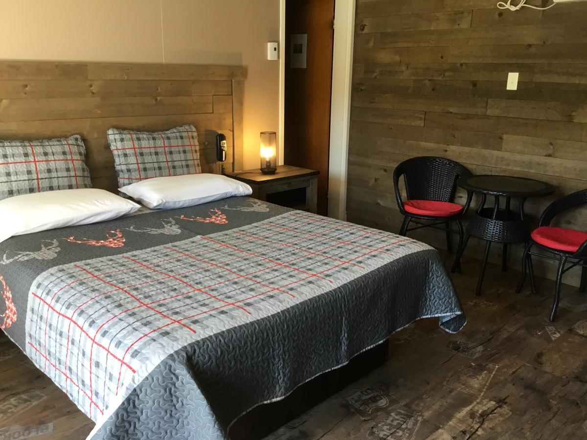 Motel La Source Coaticook Esterno foto