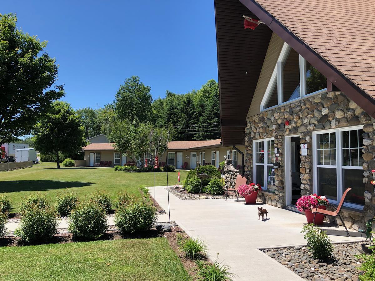 Motel La Source Coaticook Esterno foto